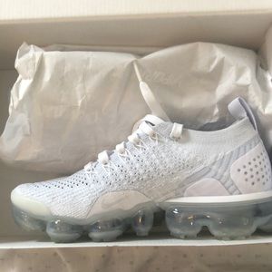 White Nike vapormax